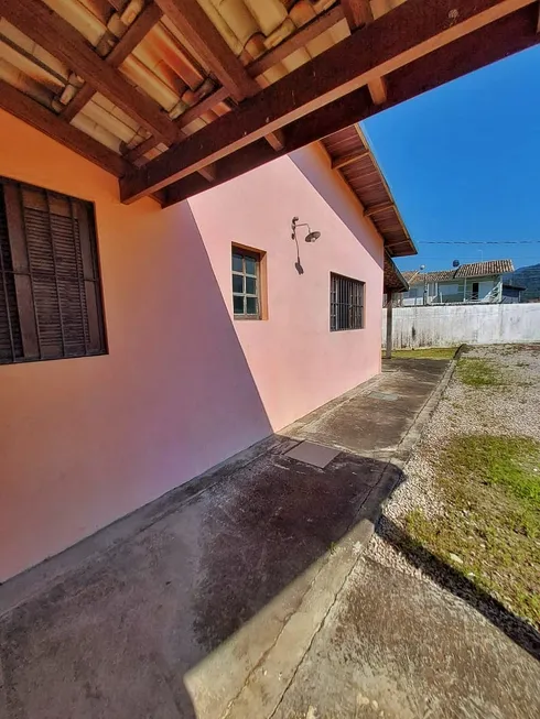 Foto 1 de Casa com 4 Quartos à venda, 140m² em Martim de Sa, Caraguatatuba