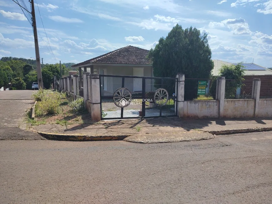 Foto 1 de Casa com 2 Quartos à venda, 420m² em Alto da Bronze, Estrela