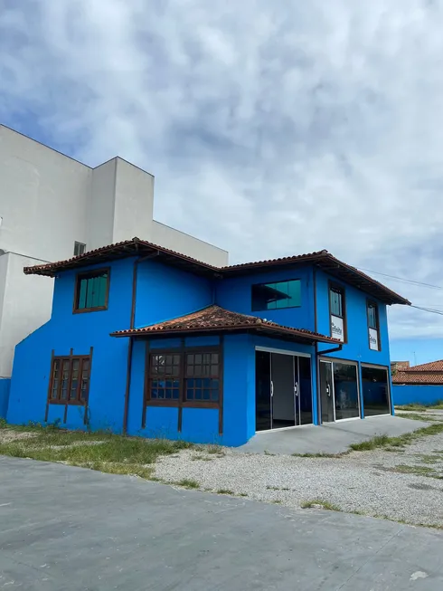 Foto 1 de Casa com 3 Quartos para alugar, 1200m² em Jardim Mariléa, Rio das Ostras