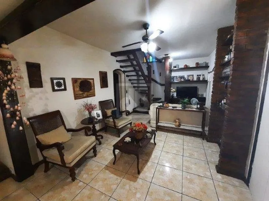 Foto 1 de Casa de Condomínio com 3 Quartos à venda, 250m² em Freguesia- Jacarepaguá, Rio de Janeiro