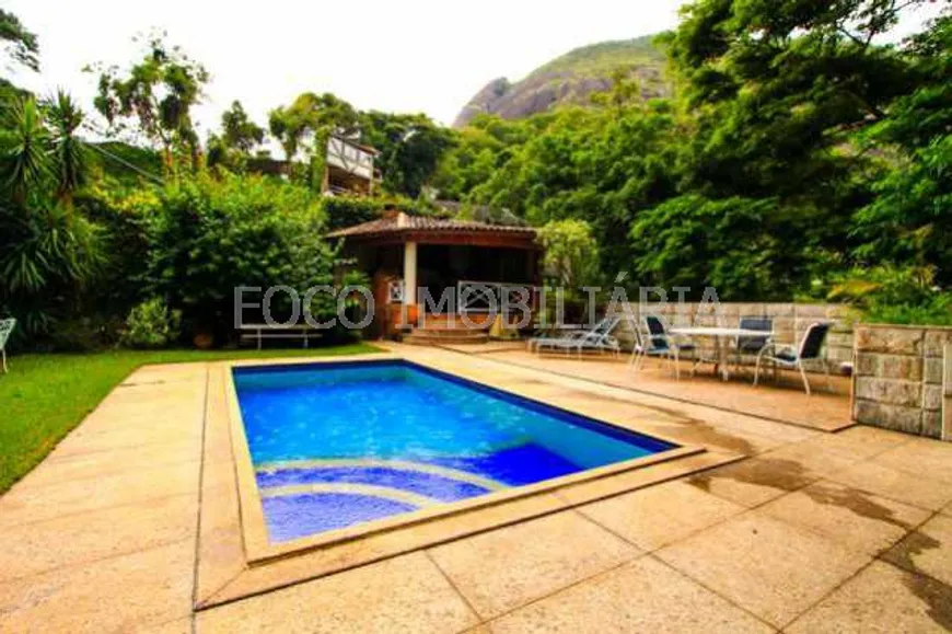 Foto 1 de Casa com 6 Quartos para venda ou aluguel, 290m² em Lagoa, Rio de Janeiro