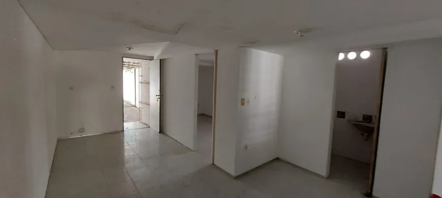 Foto 1 de Casa com 2 Quartos para alugar, 75m² em Pedro Gondim, João Pessoa