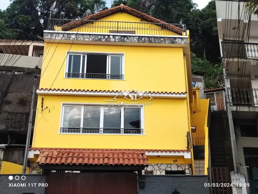 Foto 1 de Casa com 4 Quartos para alugar, 160m² em Centro, Petrópolis