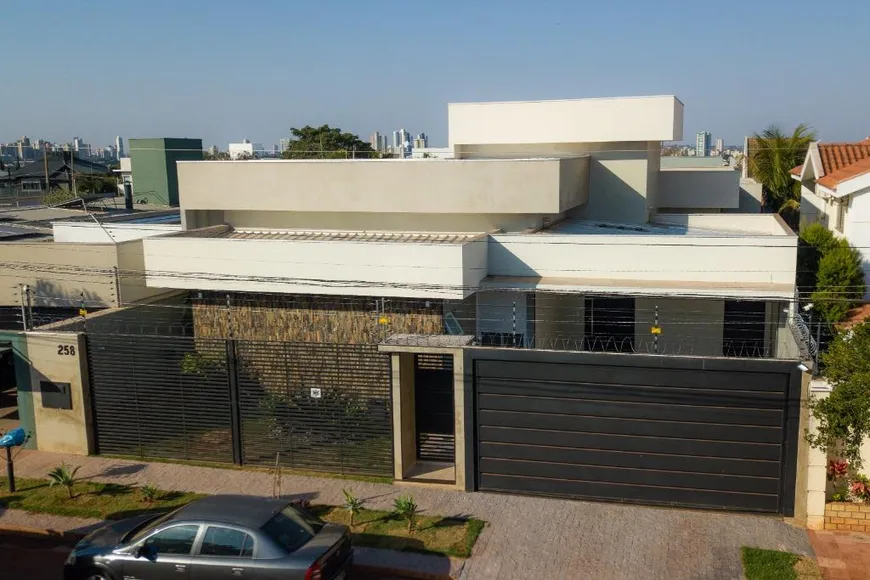 Foto 1 de Casa com 4 Quartos à venda, 311m² em Zona 20, Maringá