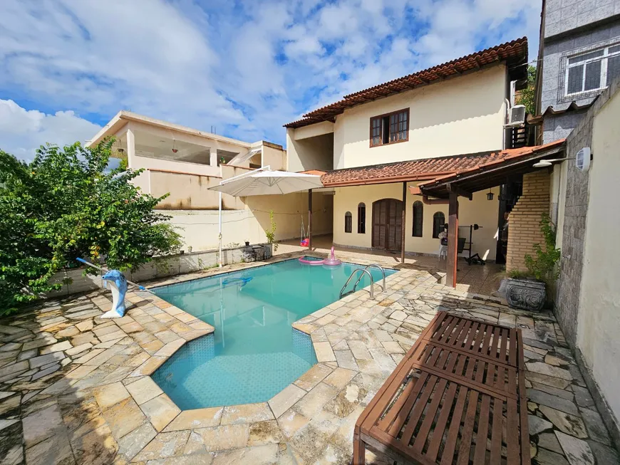Foto 1 de Casa com 4 Quartos à venda, 378m² em Posse, Nova Iguaçu