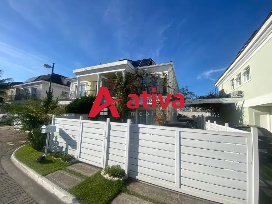 Foto 1 de Casa com 4 Quartos à venda, 212m² em Recreio Dos Bandeirantes, Rio de Janeiro