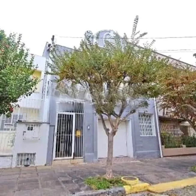 Foto 1 de Casa com 3 Quartos à venda, 200m² em Rio Branco, Porto Alegre