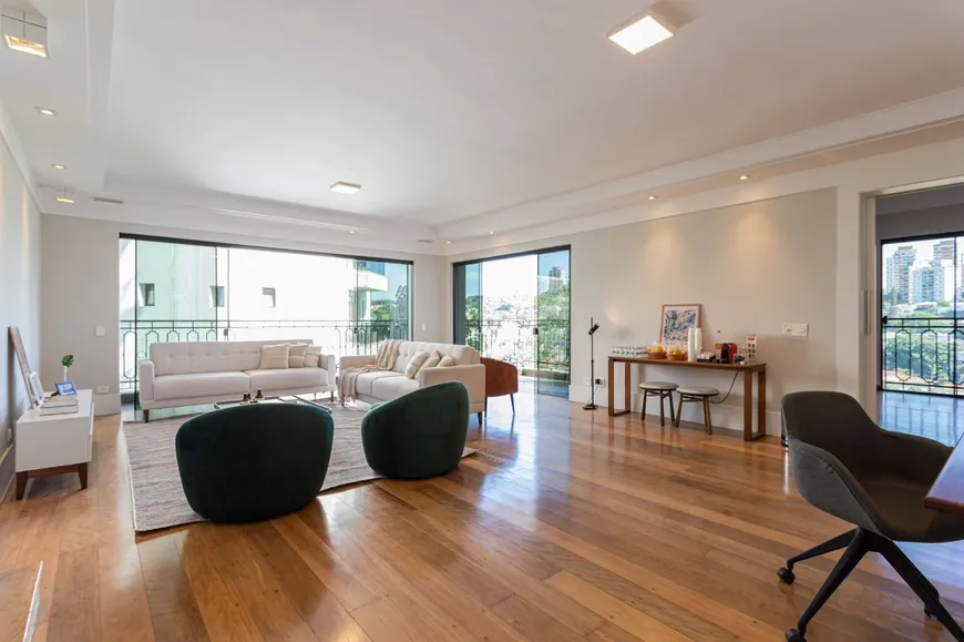 Foto 1 de Apartamento com 3 Quartos à venda, 269m² em Santa Cecília, São Paulo