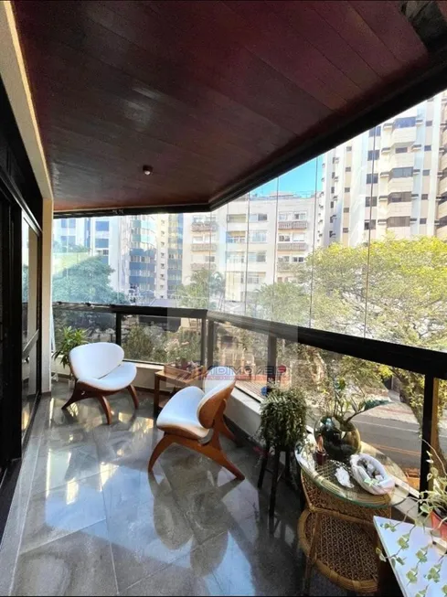 Foto 1 de Apartamento com 4 Quartos à venda, 237m² em Centro, Florianópolis