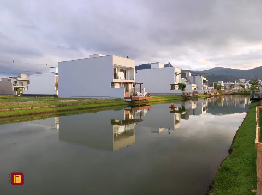 Foto 1 de Lote/Terreno à venda, 1m² em Beira Rio, Biguaçu