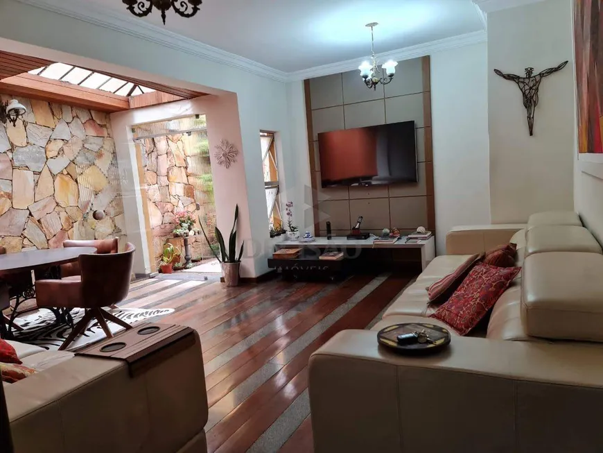 Foto 1 de Apartamento com 5 Quartos à venda, 160m² em Santo Antônio, Belo Horizonte
