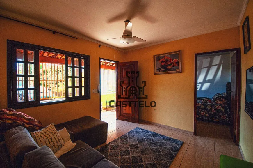 Foto 1 de Casa com 2 Quartos à venda, 87m² em Vila Ricardo, Londrina