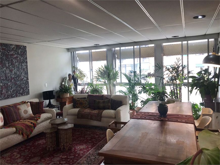 Foto 1 de Apartamento com 3 Quartos para alugar, 190m² em Jardim Paulista, São Paulo
