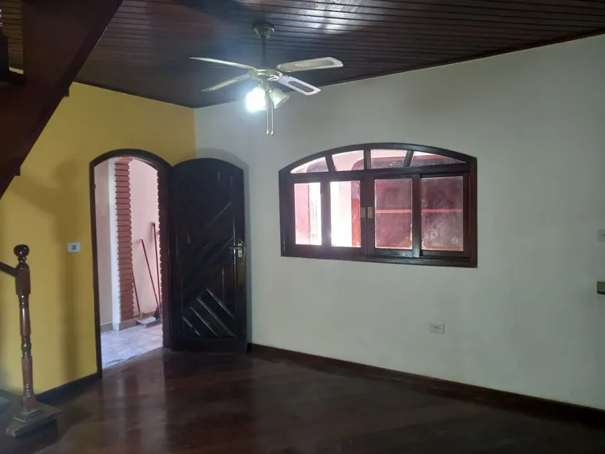 Foto 1 de Sobrado com 6 Quartos à venda, 108m² em Vila Mangalot, São Paulo