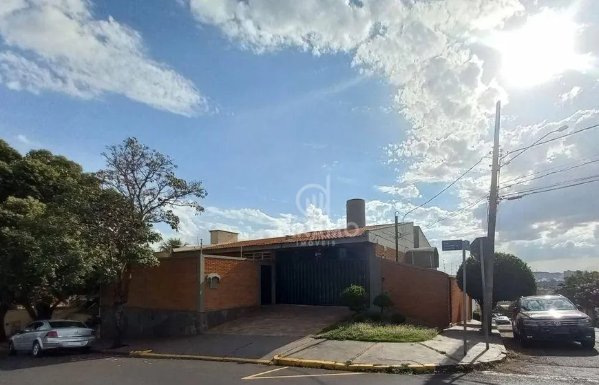 Foto 1 de Sobrado com 3 Quartos à venda, 390m² em Jardim Sumare, Ribeirão Preto