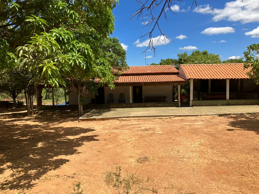 Foto 1 de Casa com 2 Quartos à venda, 8000m² em Centro, Montes Claros