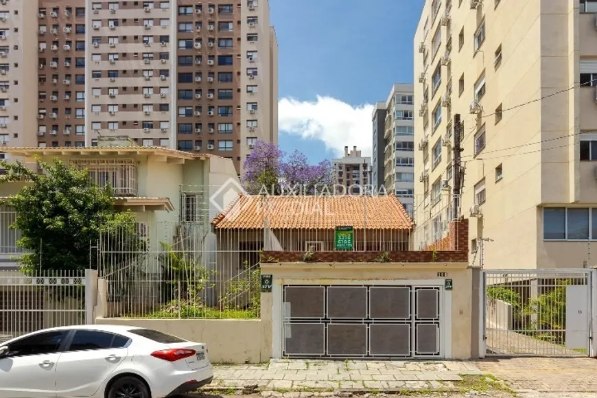 Foto 1 de Casa com 3 Quartos à venda, 140m² em Passo da Areia, Porto Alegre