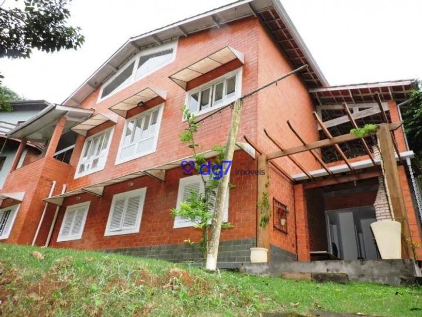 Foto 1 de Casa de Condomínio com 4 Quartos à venda, 205m² em Embu, Embu das Artes