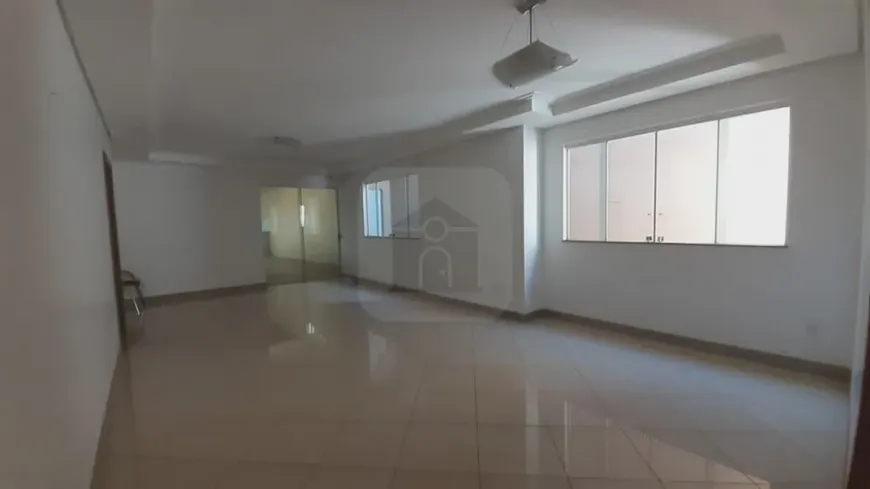 Foto 1 de Casa com 4 Quartos à venda, 253m² em Morada da Colina, Uberlândia