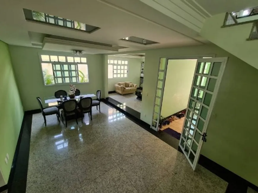 Foto 1 de Casa com 3 Quartos à venda, 180m² em Vila Ema, São Paulo