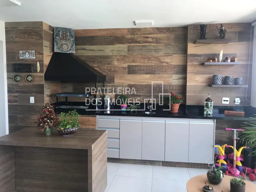 Foto 1 de Apartamento com 3 Quartos à venda, 241m² em Água Branca, São Paulo