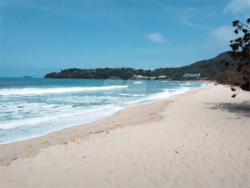 Foto 1 de Casa com 5 Quartos à venda, 200m² em Praia das Toninhas, Ubatuba