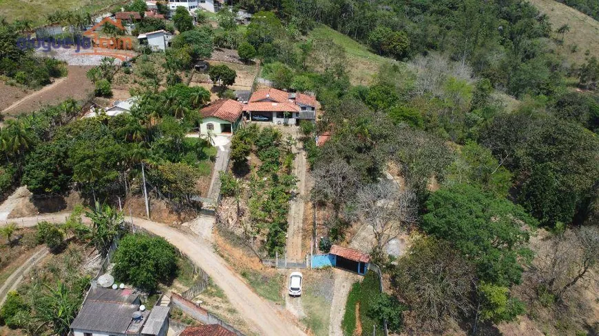 Foto 1 de Fazenda/Sítio com 3 Quartos à venda, 200m² em Buquirinha, São José dos Campos