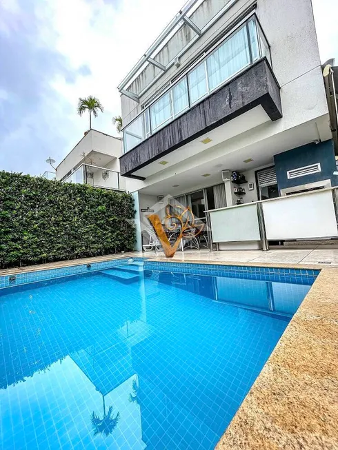 Foto 1 de Casa com 5 Quartos para venda ou aluguel, 260m² em Recreio Dos Bandeirantes, Rio de Janeiro