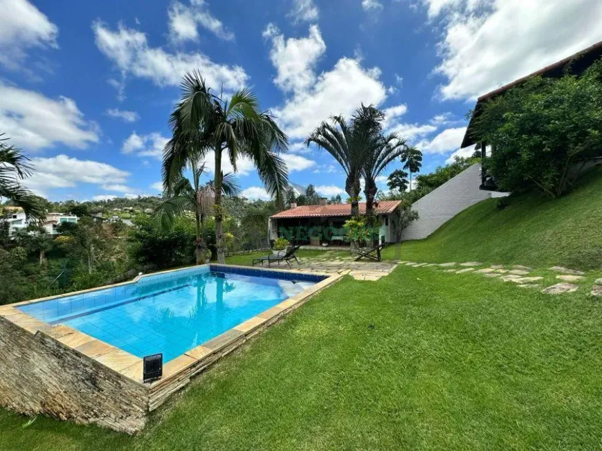 Foto 1 de Casa com 2 Quartos à venda, 210m² em Parque Jardim da Serra, Juiz de Fora