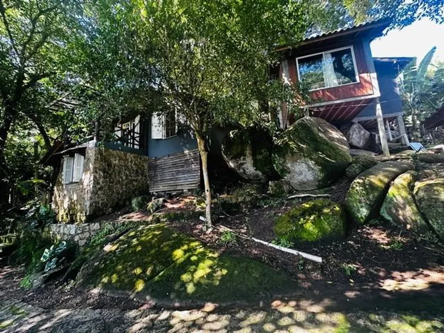 Foto 1 de Casa com 5 Quartos à venda, 1500m² em Cachoeira do Bom Jesus, Florianópolis