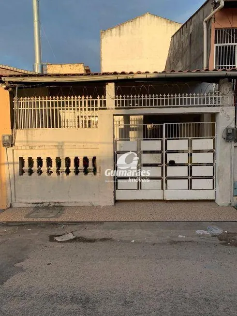 Foto 1 de Casa com 2 Quartos à venda, 202m² em Montese, Fortaleza