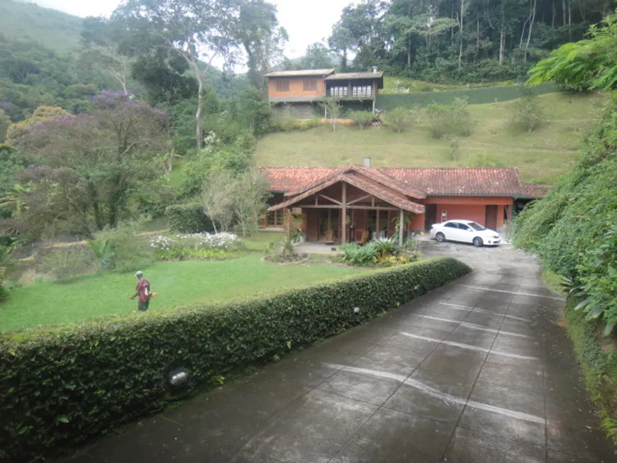 Foto 1 de Casa de Condomínio com 5 Quartos à venda, 350m² em Itaipava, Petrópolis