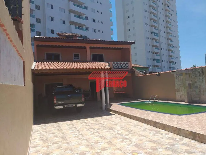 Foto 1 de Sobrado com 4 Quartos à venda, 245m² em Jardim Praia Grande, Mongaguá