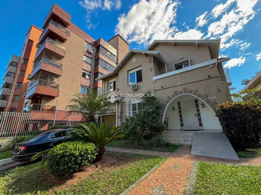 Foto 1 de Casa com 4 Quartos à venda, 278m² em Petrópolis, Porto Alegre