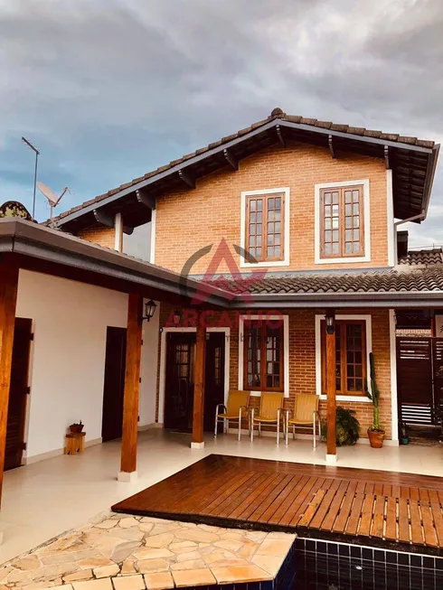 Foto 1 de Casa com 3 Quartos à venda, 150m² em Centro, Ubatuba