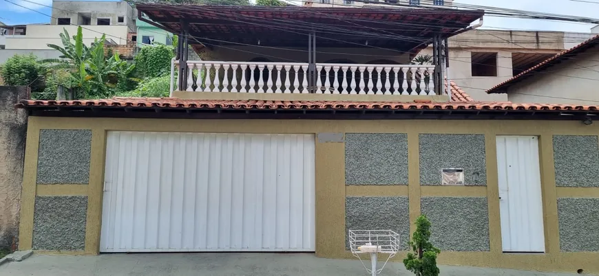 Foto 1 de Casa com 3 Quartos à venda, 230m² em Goiânia, Belo Horizonte