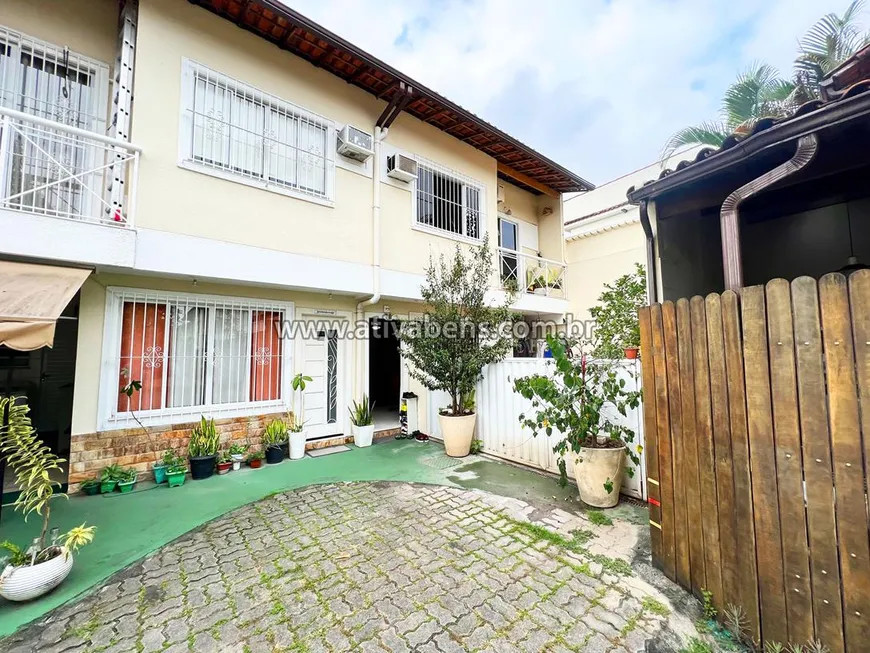 Foto 1 de Casa de Condomínio com 2 Quartos à venda, 100m² em Tanque, Rio de Janeiro