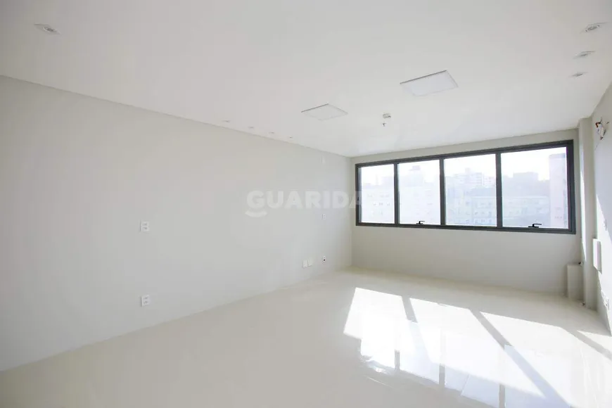 Foto 1 de Sala Comercial para alugar, 31m² em Cristo Redentor, Porto Alegre