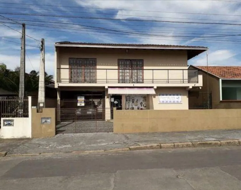 Foto 1 de Sobrado com 4 Quartos à venda, 200m² em Costa E Silva, Joinville