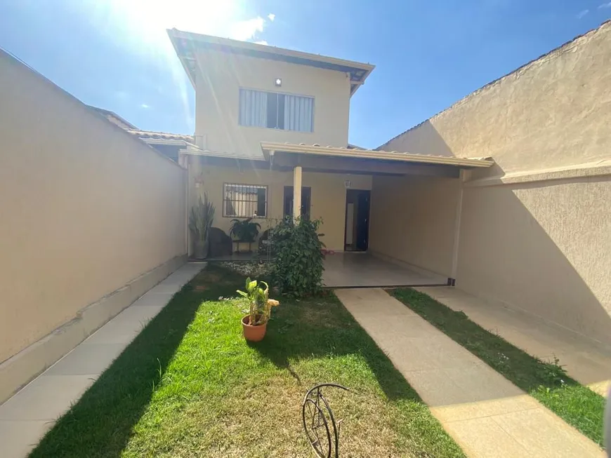 Foto 1 de Casa com 3 Quartos à venda, 150m² em Vila Rica, Lagoa Santa