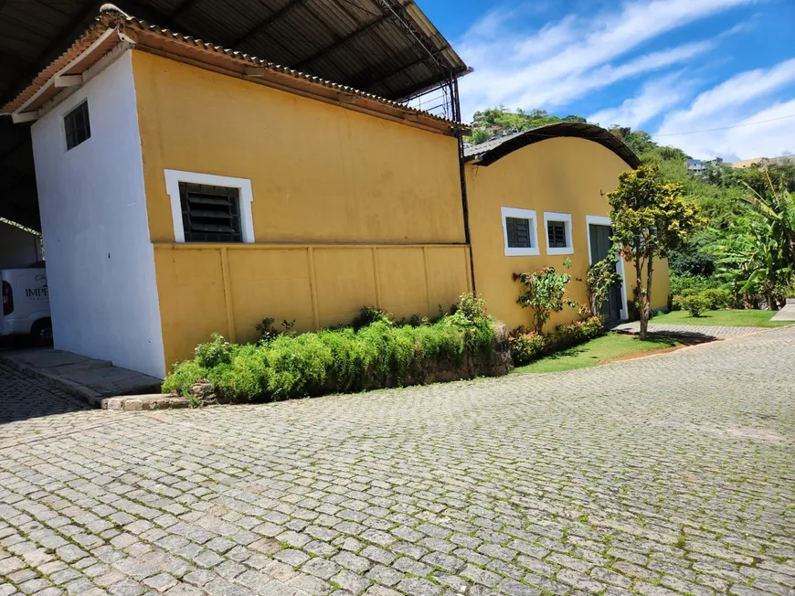Foto 1 de Galpão/Depósito/Armazém para alugar, 750m² em Itamarati, Petrópolis
