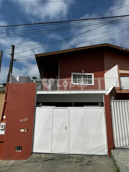Foto 1 de Sobrado com 3 Quartos para venda ou aluguel, 170m² em Centro, Vinhedo