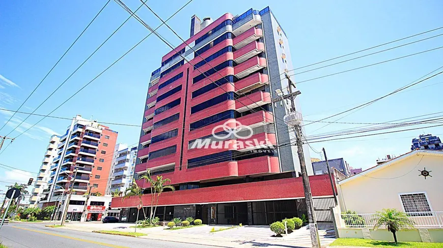 Foto 1 de Apartamento com 4 Quartos à venda, 192m² em Centro, Guaratuba
