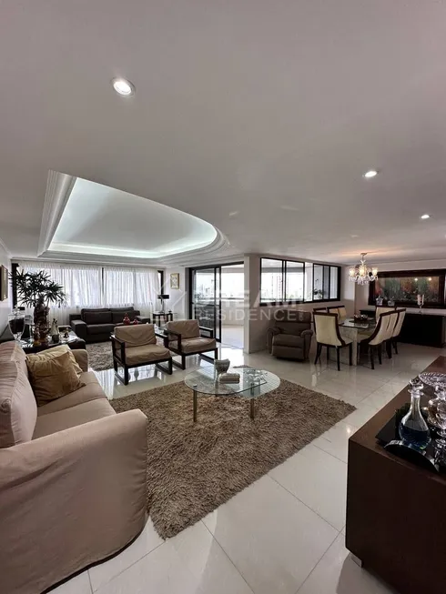 Foto 1 de Apartamento com 4 Quartos à venda, 223m² em Tamarineira, Recife