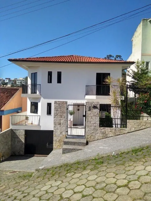 Foto 1 de Casa com 3 Quartos à venda, 290m² em Pantanal, Florianópolis