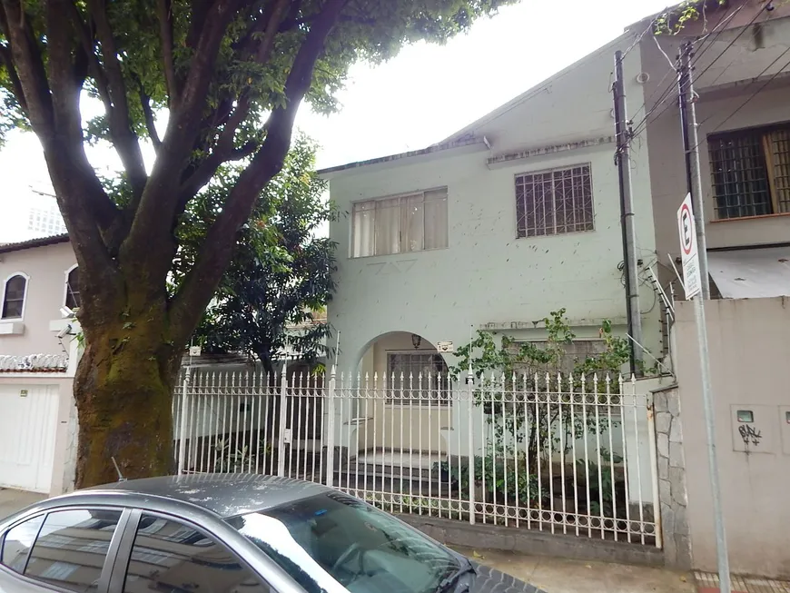 Foto 1 de Casa com 3 Quartos à venda, 180m² em Santo Antônio, Belo Horizonte