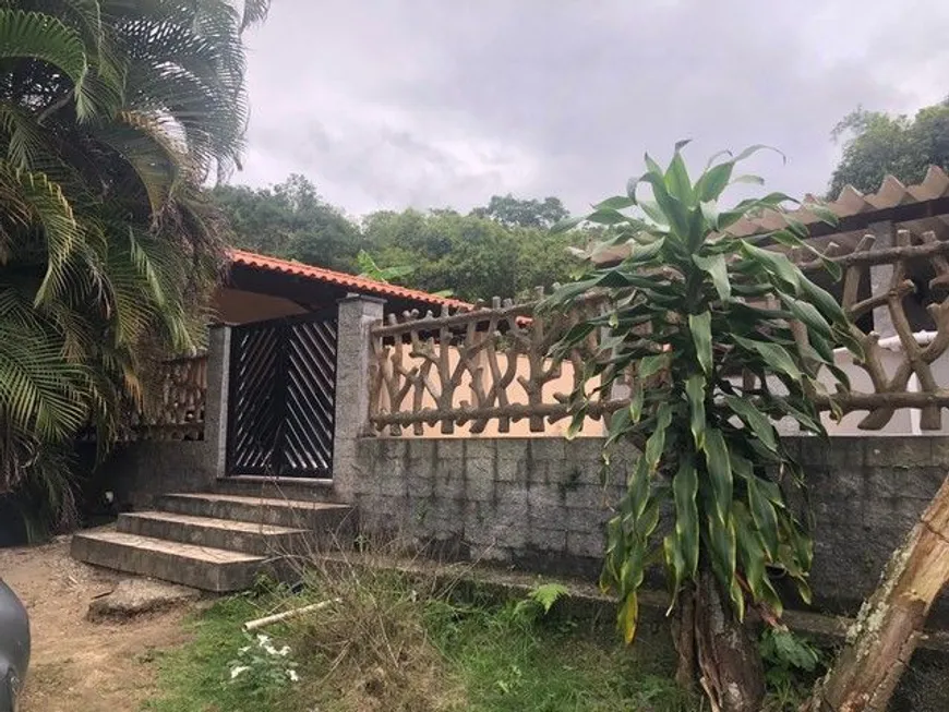 Foto 1 de Fazenda/Sítio com 3 Quartos à venda, 90m² em Jardim Interlagos, Maricá