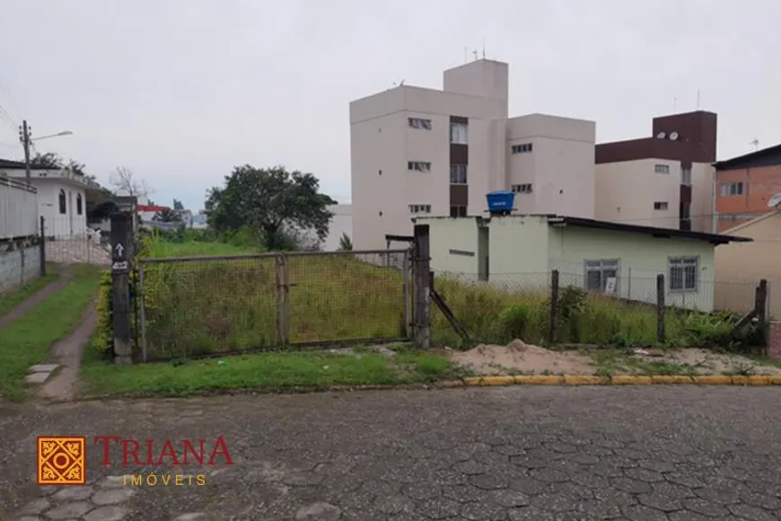 Foto 1 de Lote/Terreno à venda, 644m² em Ipiranga, São José