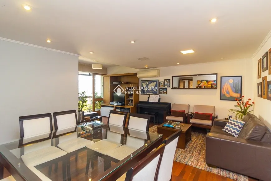Foto 1 de Apartamento com 3 Quartos à venda, 110m² em Moinhos de Vento, Porto Alegre