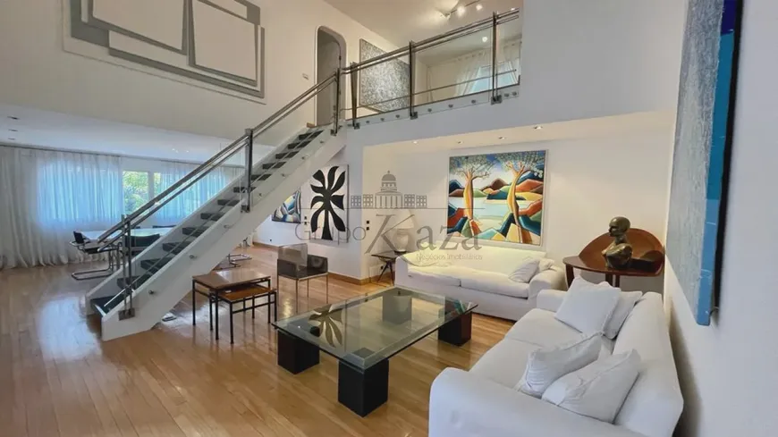 Foto 1 de Apartamento com 3 Quartos à venda, 220m² em Cerqueira César, São Paulo